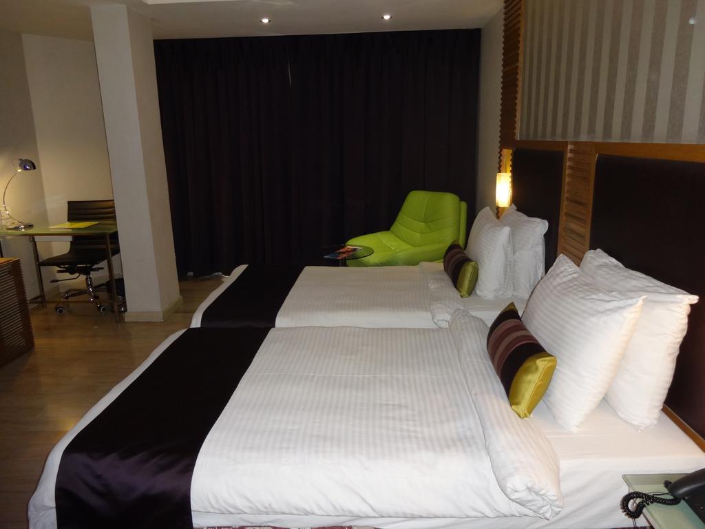 The Purple Leaf Hotels Hyderabad Exteriör bild