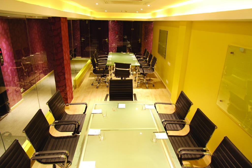 The Purple Leaf Hotels Hyderabad Exteriör bild