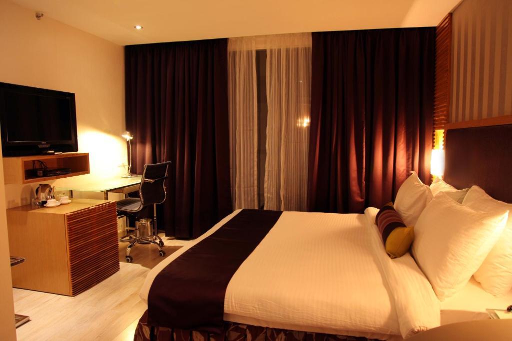 The Purple Leaf Hotels Hyderabad Exteriör bild
